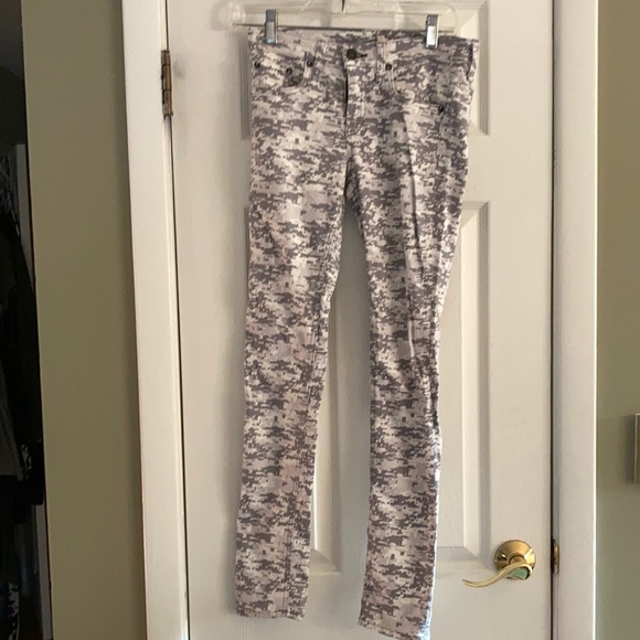 RAG & BONE GRAY CAMO SKINNY JEANS SIZE 26 - Picture 3 of 5